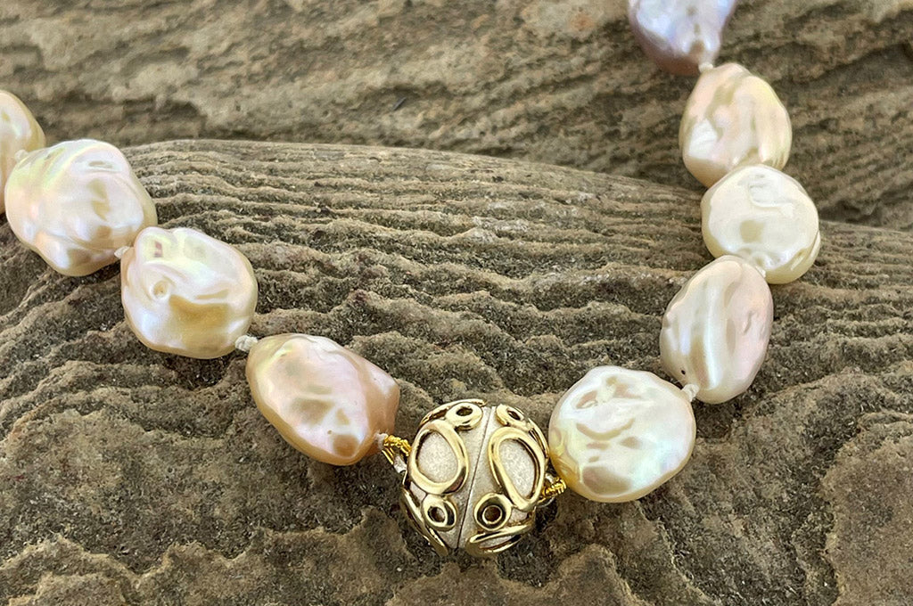 thumbnail image 2 of Natural 8-9mm Lavender Baroque Freshwater Pearl Necklace, 18" Butterfly Charm Choker 2 of 3