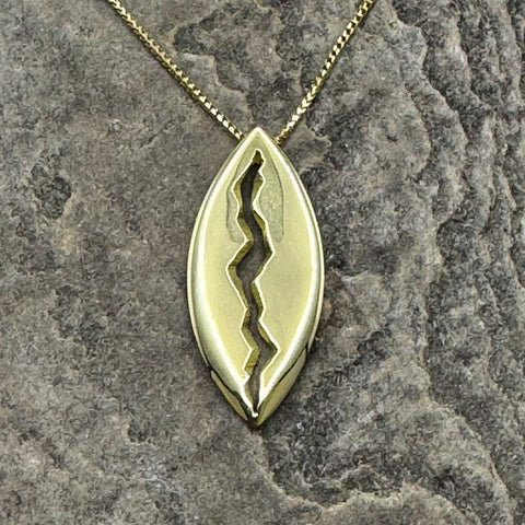 Gold Marquise Fissure Pendant