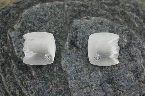 Highland Square Stud Earrings with Diamond